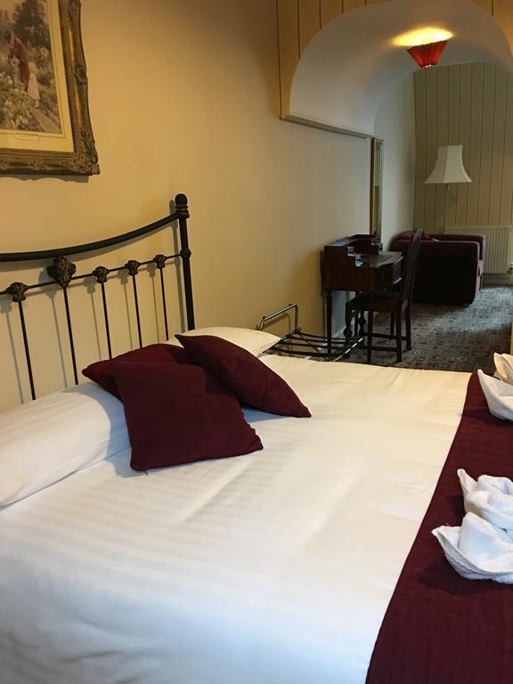 Cannon House Hotel รอธเซย์ ภายนอก รูปภาพ