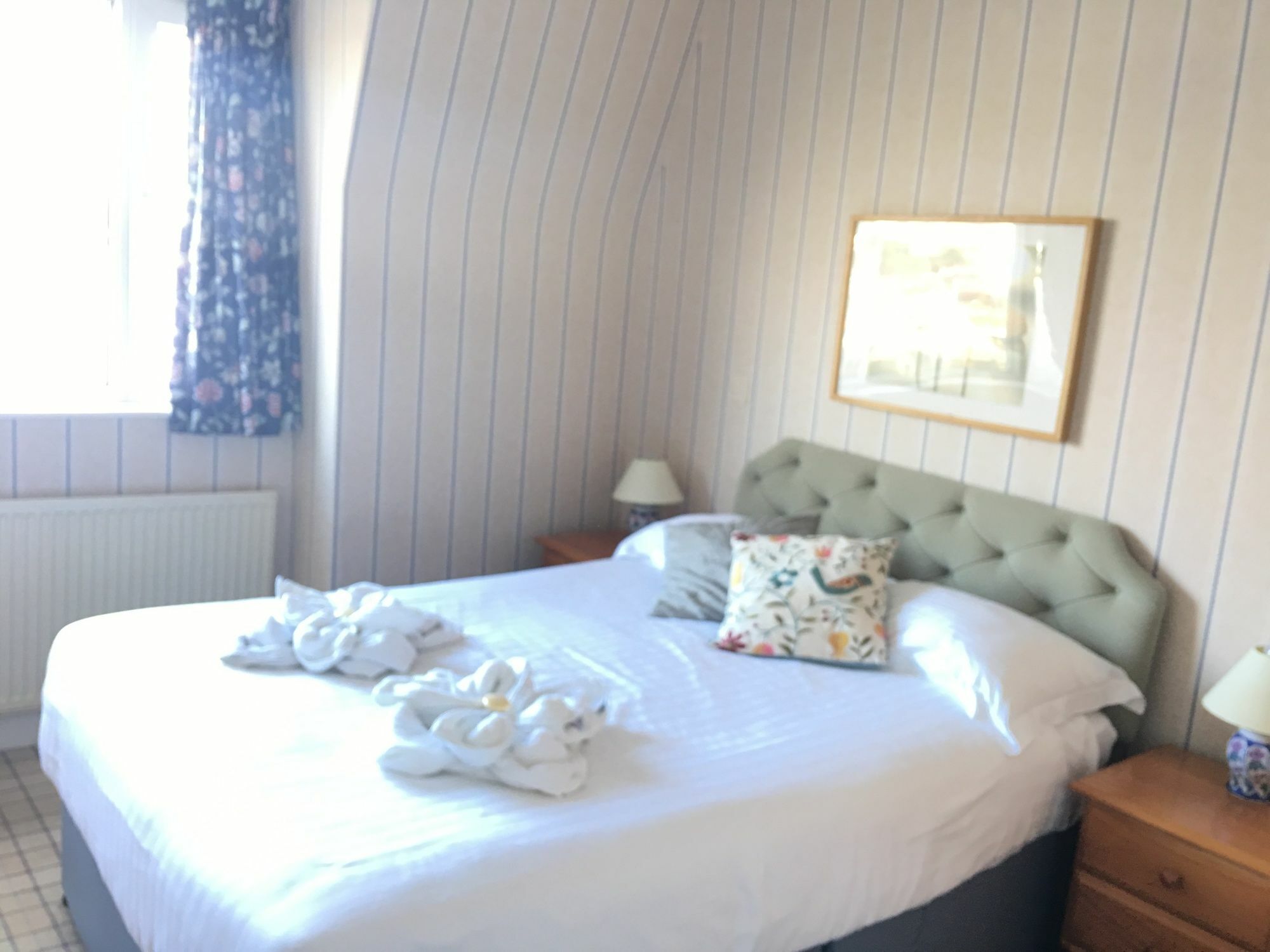 Cannon House Hotel รอธเซย์ ภายนอก รูปภาพ