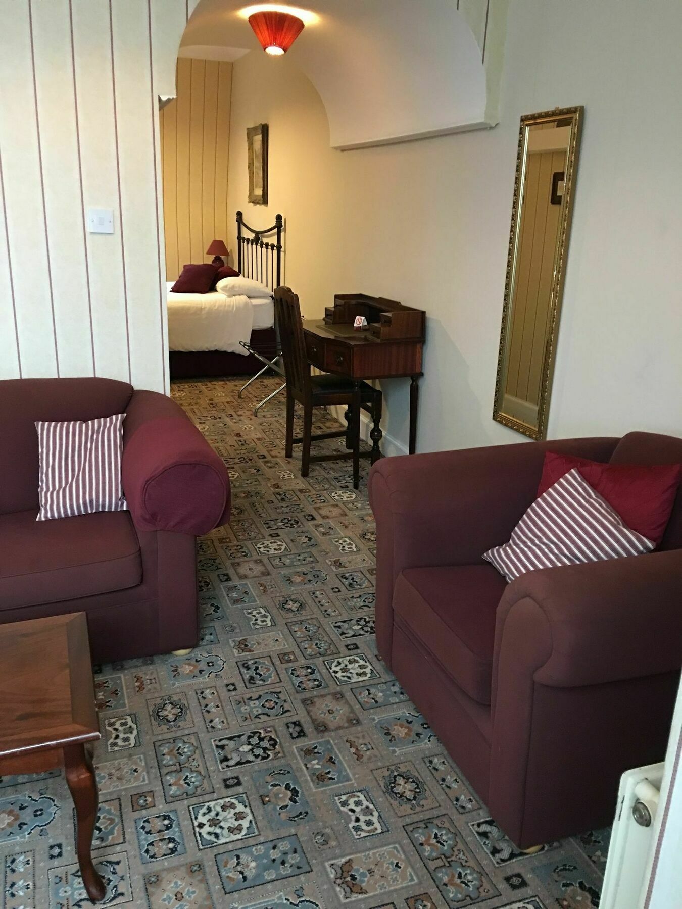 Cannon House Hotel รอธเซย์ ภายนอก รูปภาพ